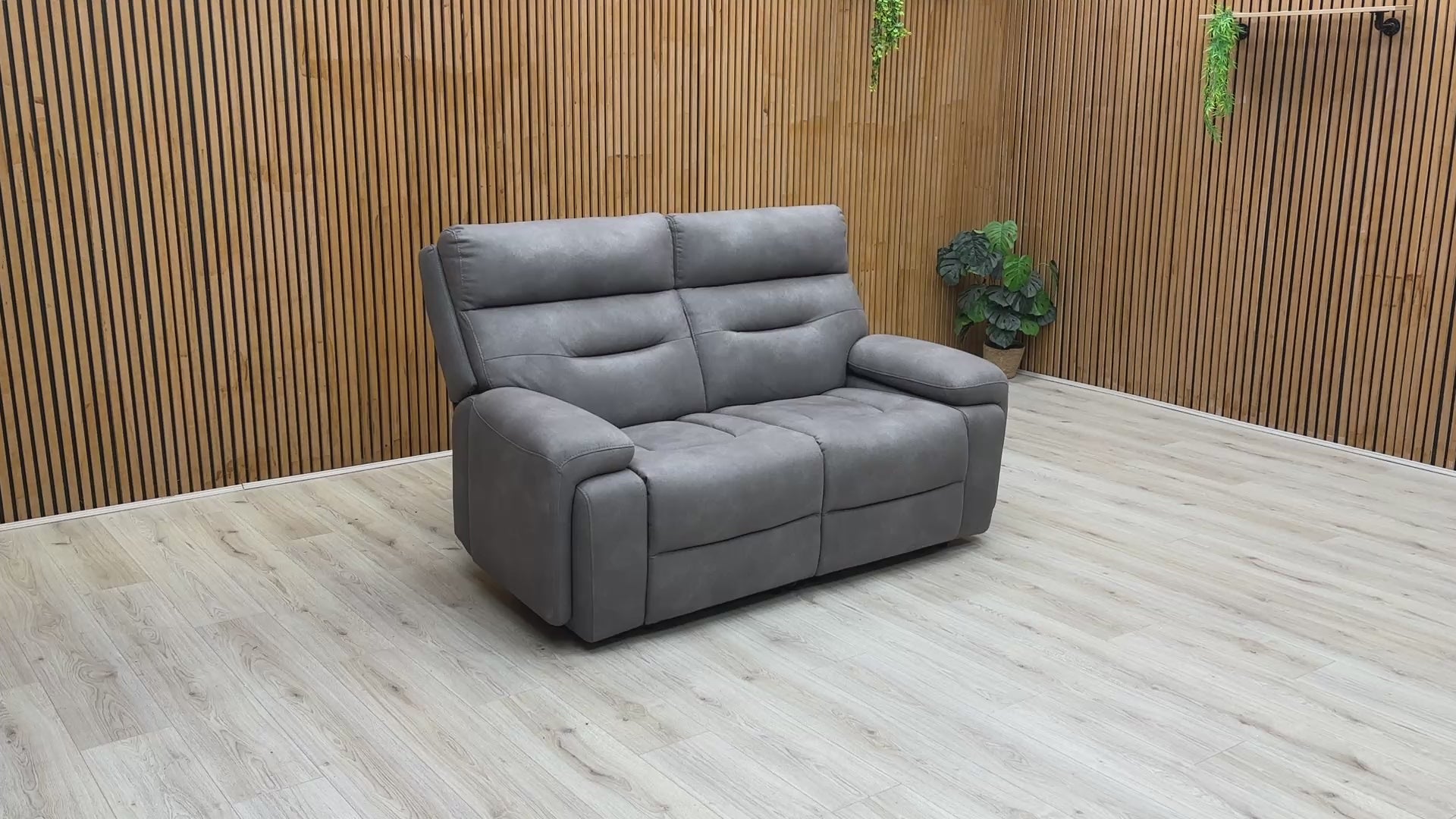 Video preview demonstrating the smooth operation of the power reclining and adjustable power headrests.