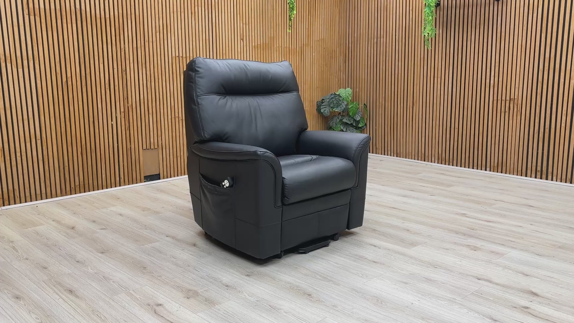 Product video tour of the ‘Hudson’ Como Black Leather Lift and Rise Chair, demonstrating the smooth lifting action and reclining functionality.