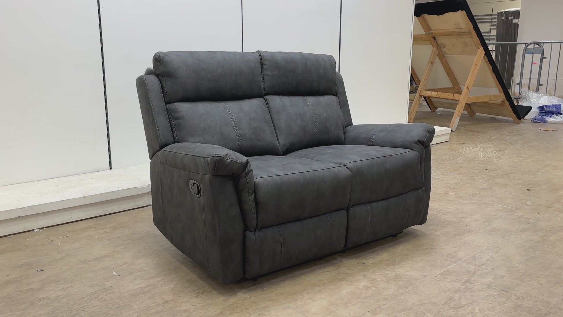 Demonstration video showcasing the smooth manual reclining mechanism of the Oscar 2-seater sofa.