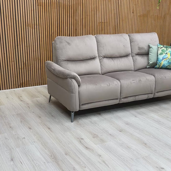 Video tour of the ‘Daytona’ sofa, showing the luxurious texture of the Cedar velvet and the overall build quality of the 3-seater.