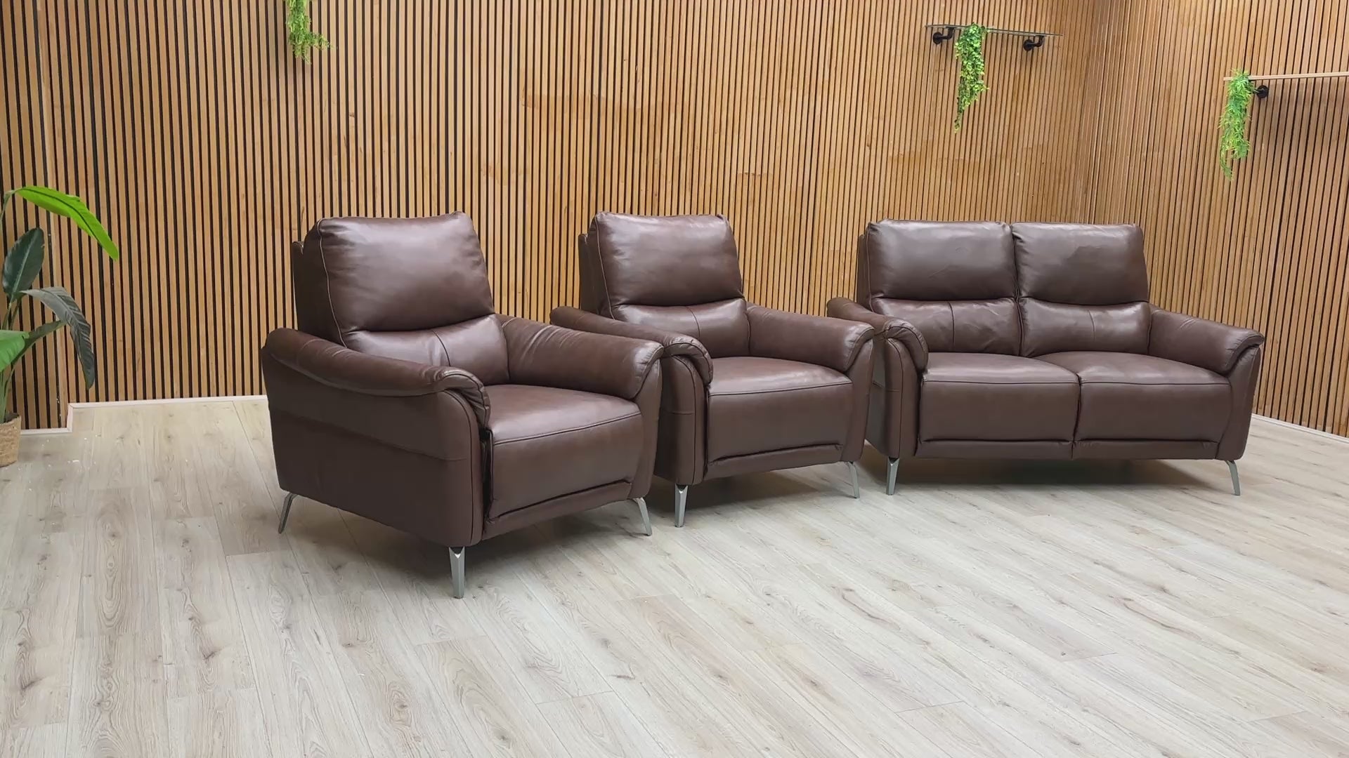 Video of highlighting discoloration or a specific imperfection on the Daytona Sofa Set. (Condition note: Damage visible)