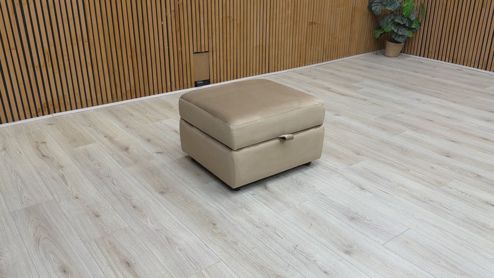 Video demonstration of the DFS Dawson storage footstool, showing the easy-open lid and the spacious interior storage area.