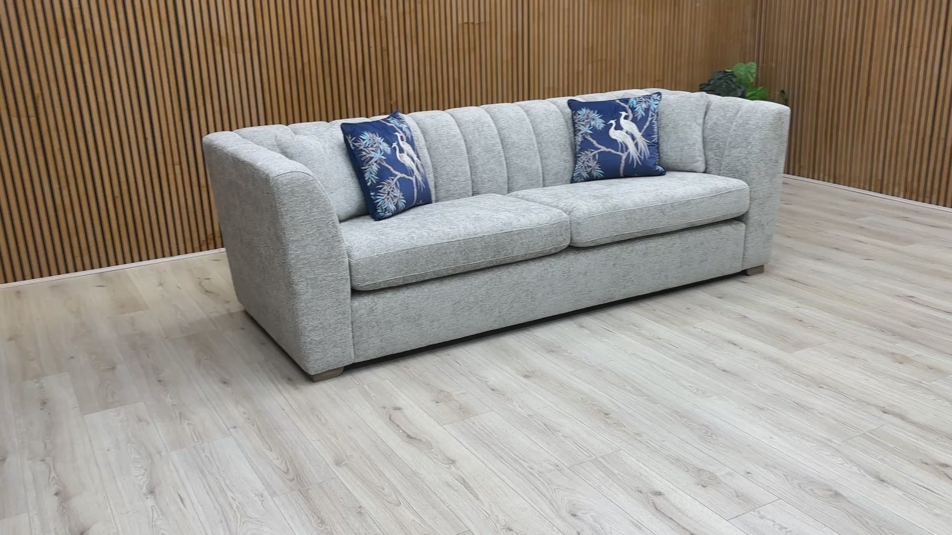 Video presentation of the Sofology 'Downtown' Sofa, highlighting its size and contemporary look.