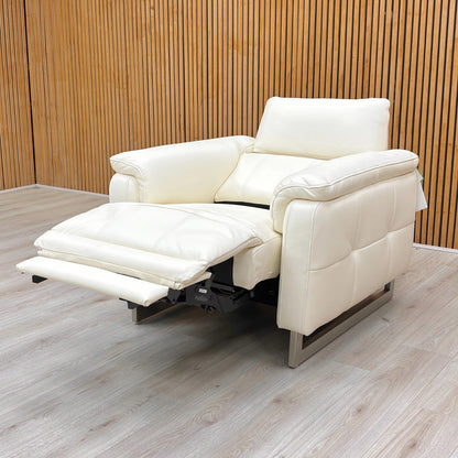 Lifestyle view of the Cotton White leather chair, highlighting the clean lines and premium finish of the Cat-40/13 grade leather.